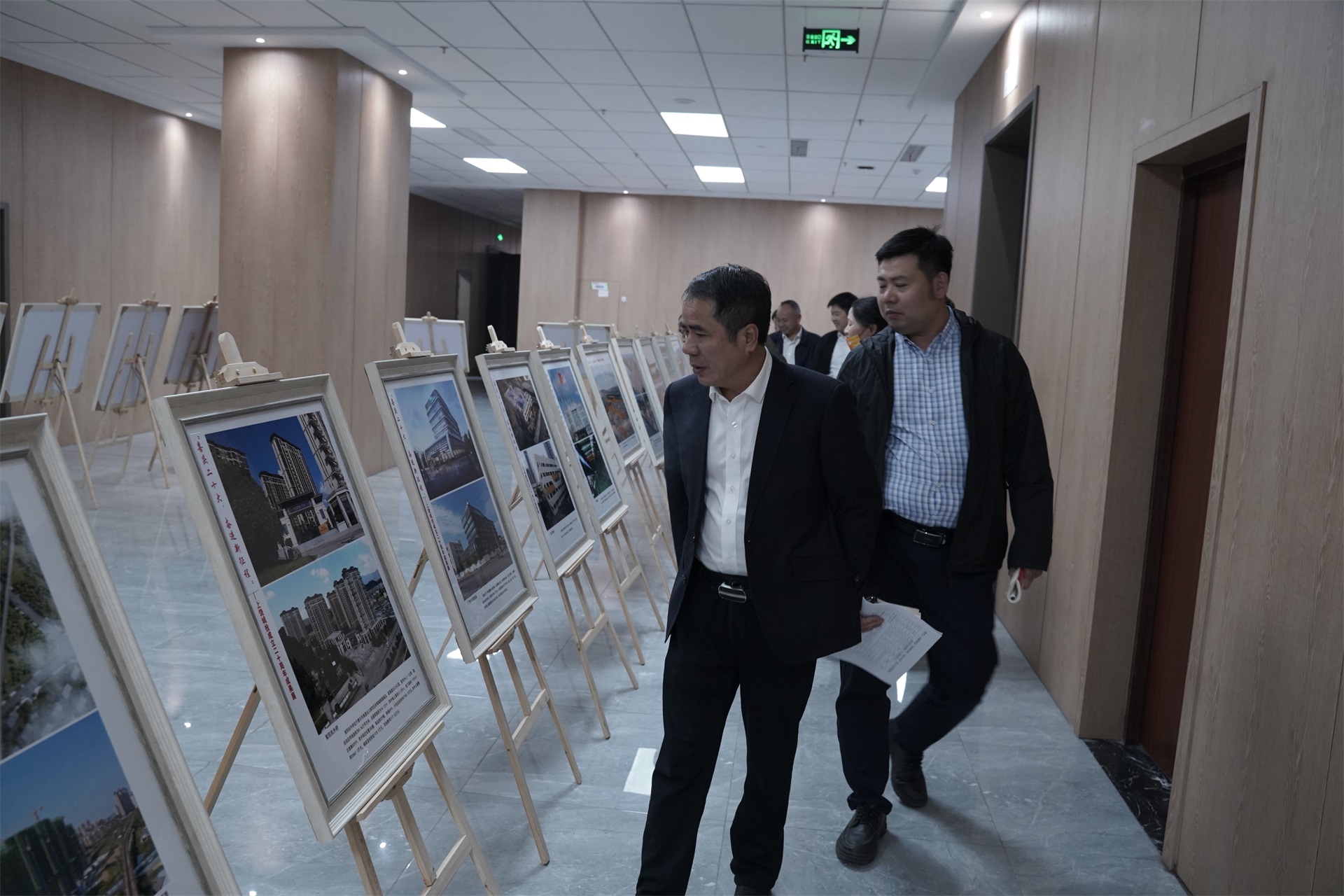 集團(tuán)公司舉辦“喜慶二十大，奮進(jìn)新征程”上饒城投成立二十周年成果展